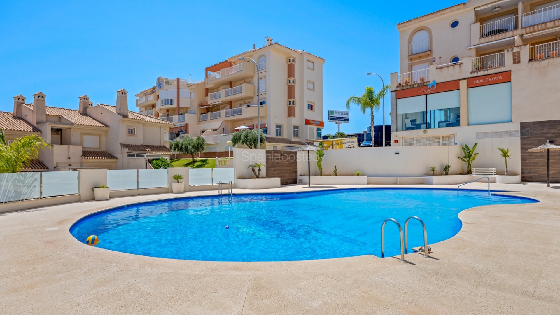 Resale - Apartment -
Cabo Roig