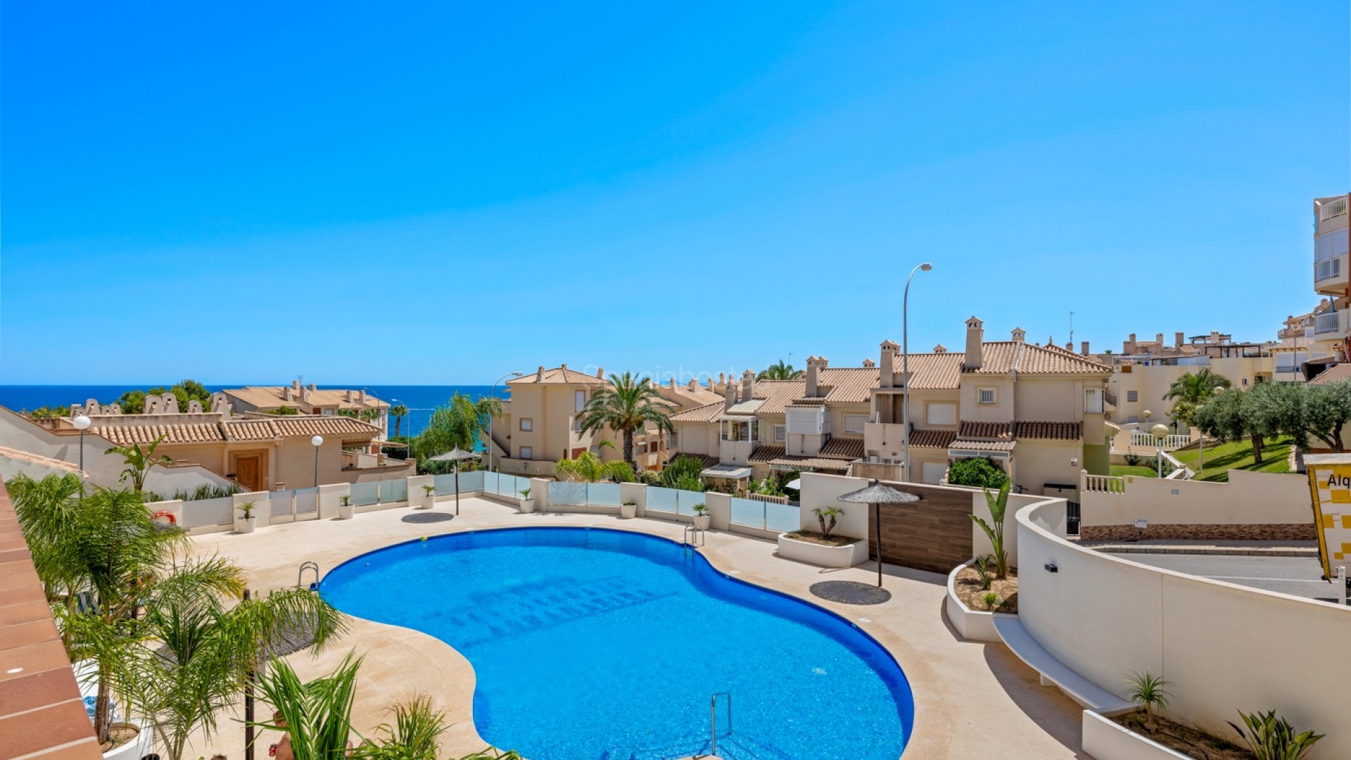 Resale - Apartment -
Cabo Roig