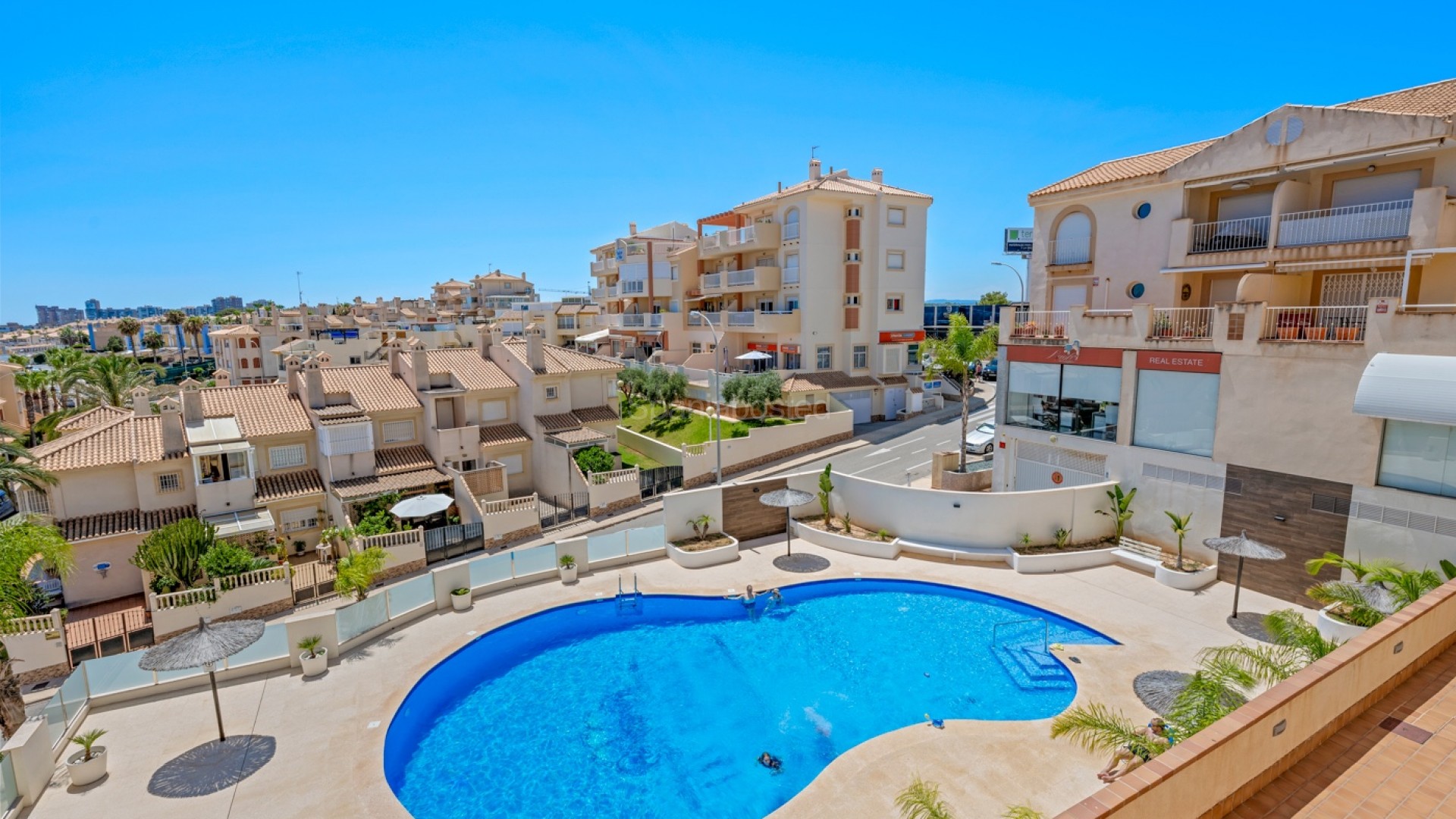 Resale - Apartment -
Cabo Roig