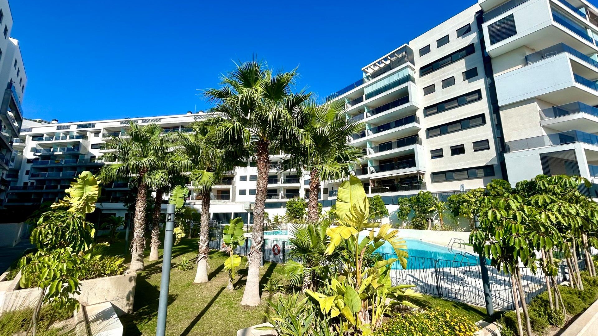 Resale - Apartment -
Dehesa de campoamor - Campoamor
