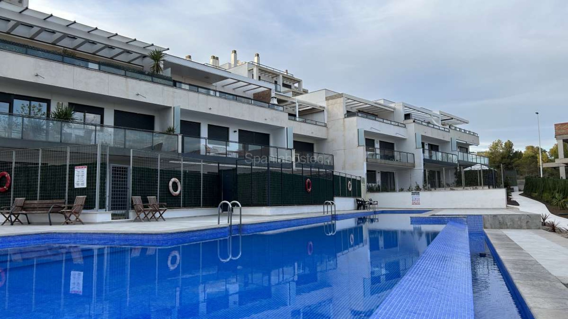 Resale - Apartment -
Dehesa de Campoamor - Campoamor