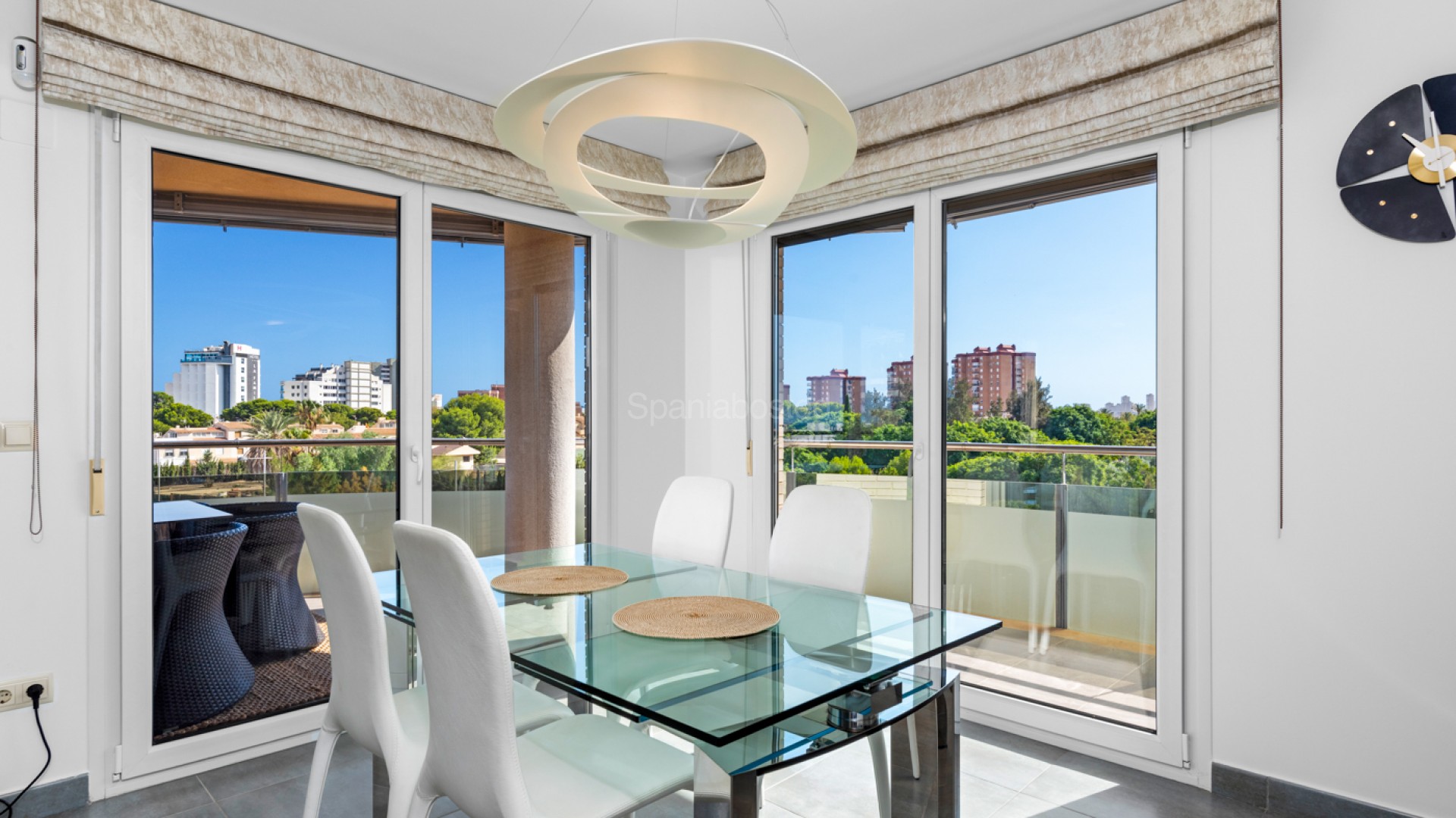 Resale - Apartment -
El Campello - El Amerador