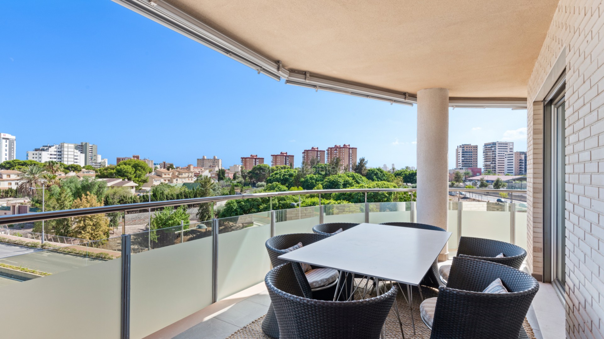 Resale - Apartment -
El Campello - El Amerador