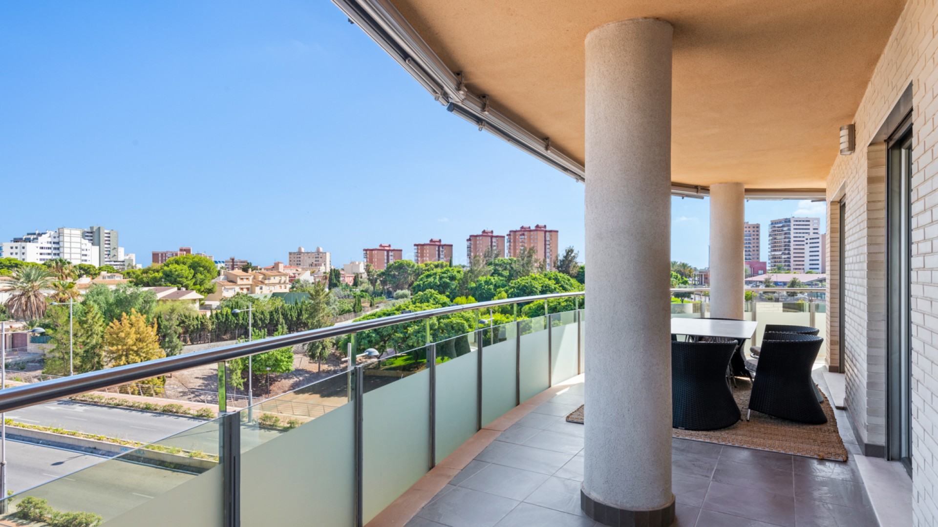 Resale - Apartment -
El Campello - El Amerador