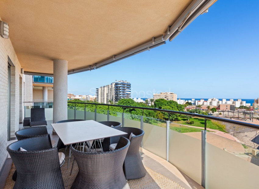 Resale - Apartment -
El Campello - El Amerador