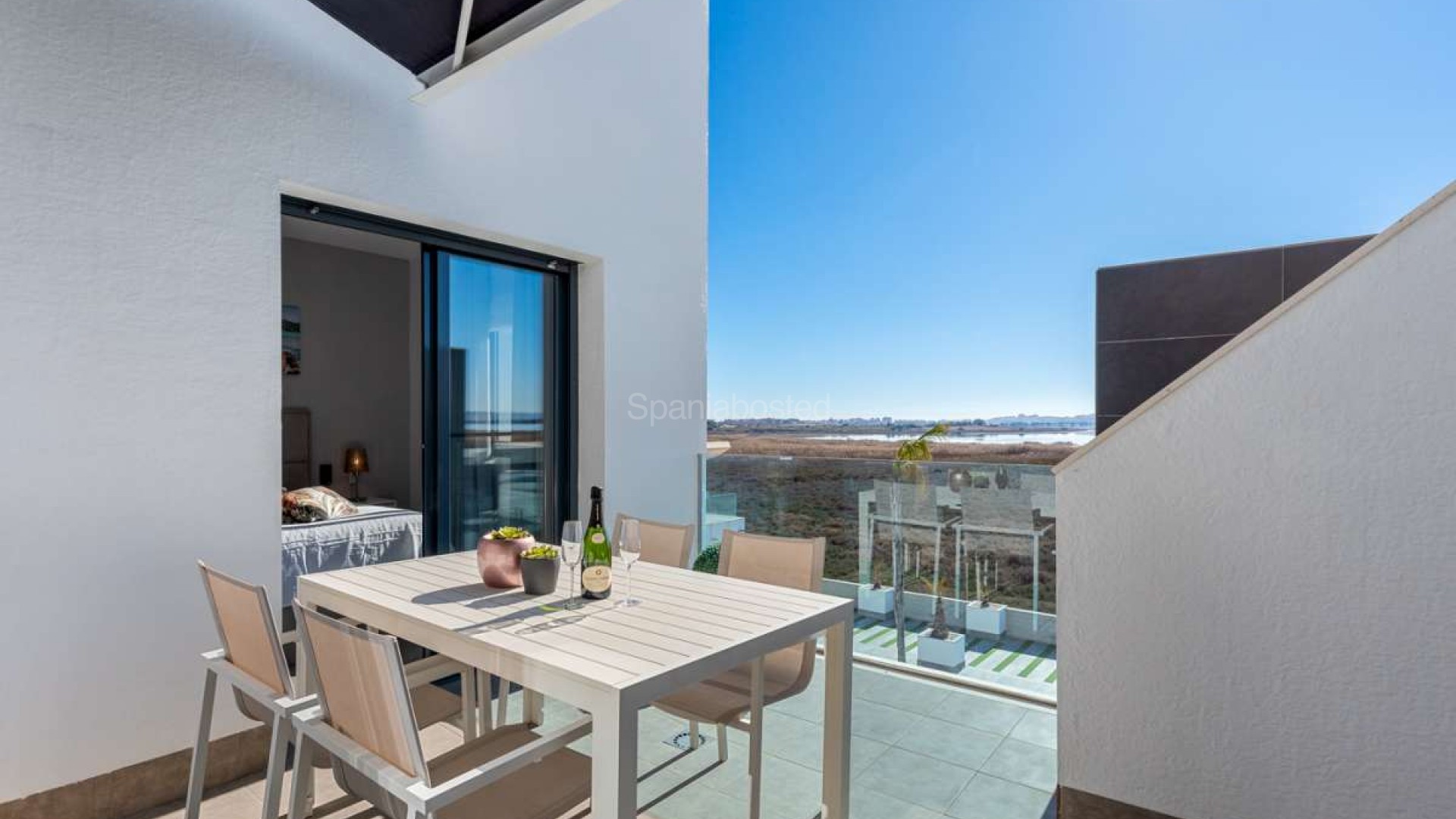 Resale - Apartment -
El Raso