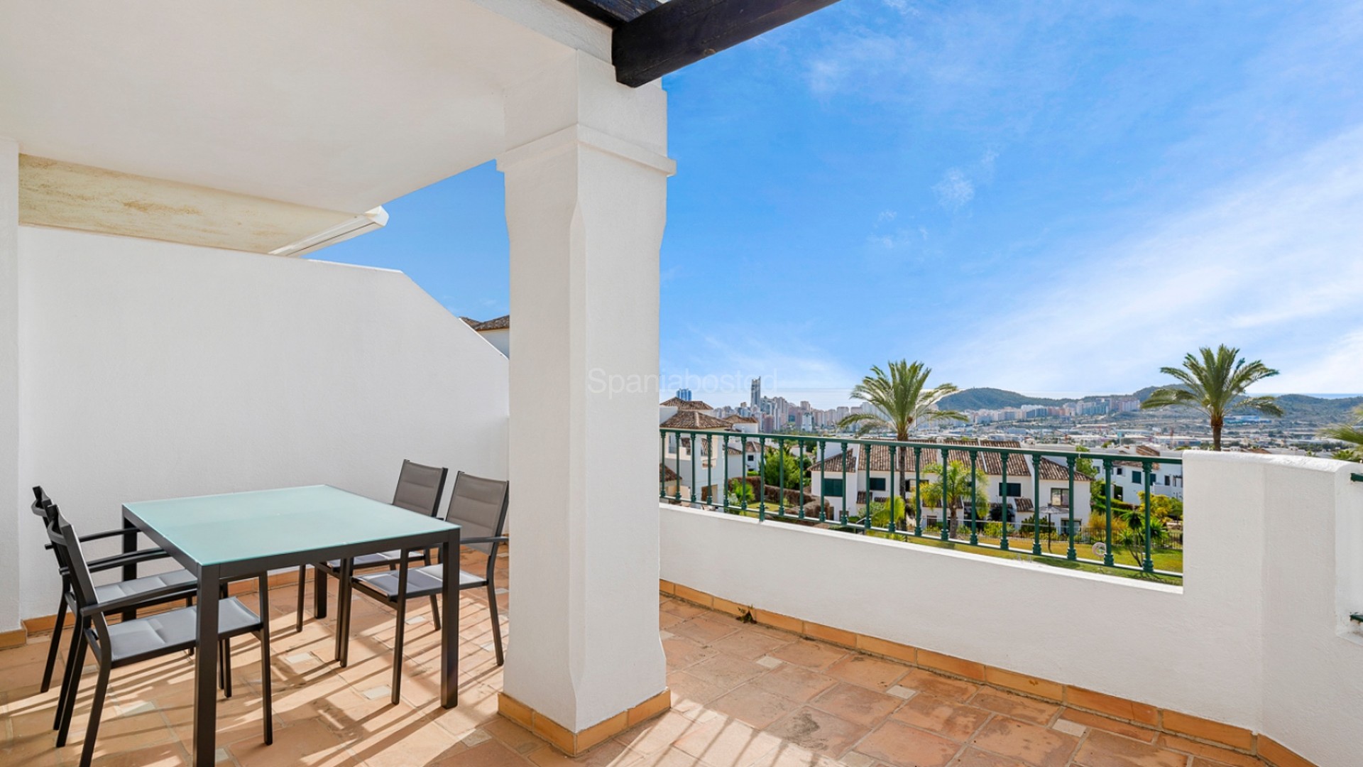 Resale - Apartment -
Finestrat