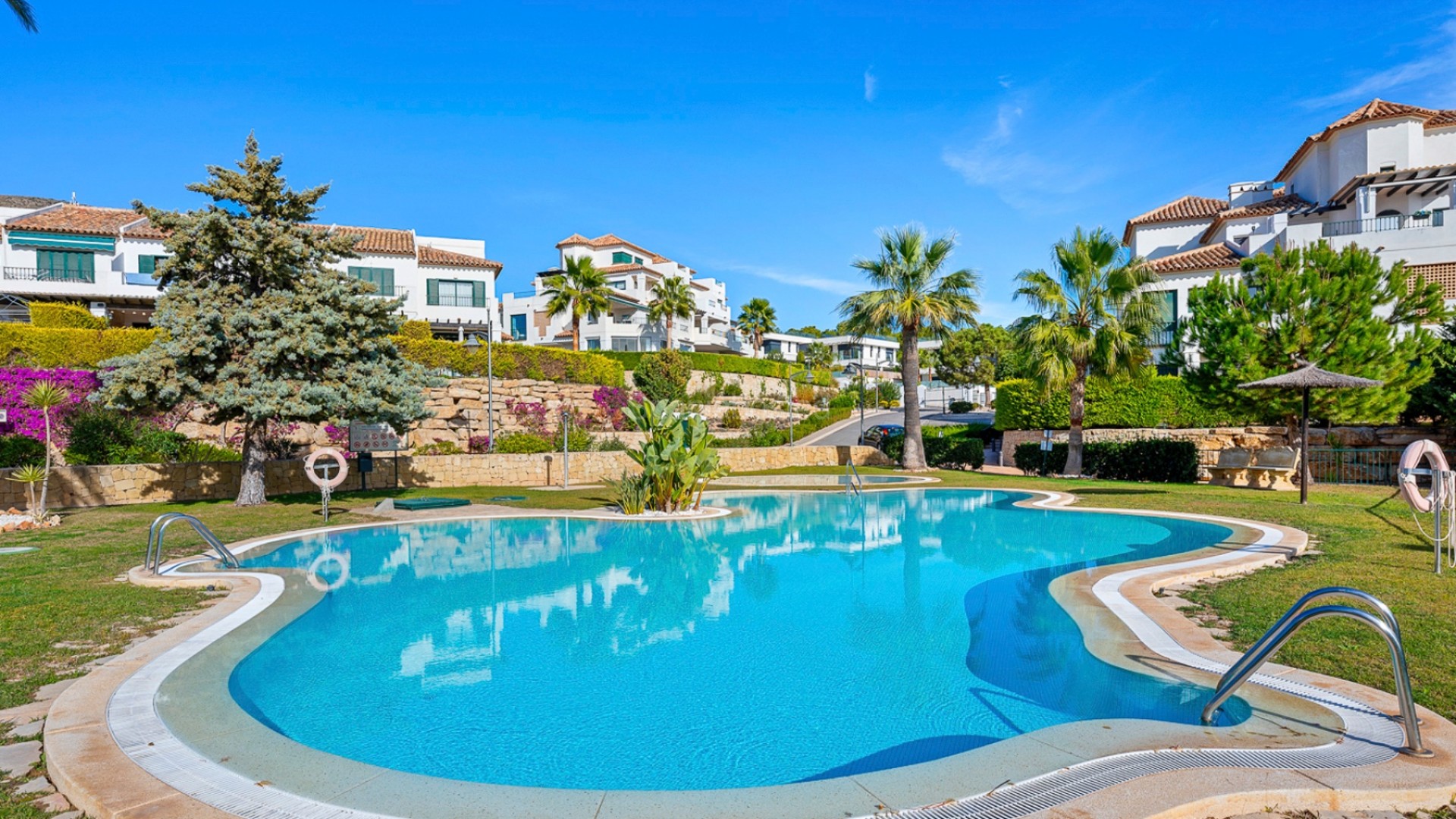 Resale - Apartment -
Finestrat