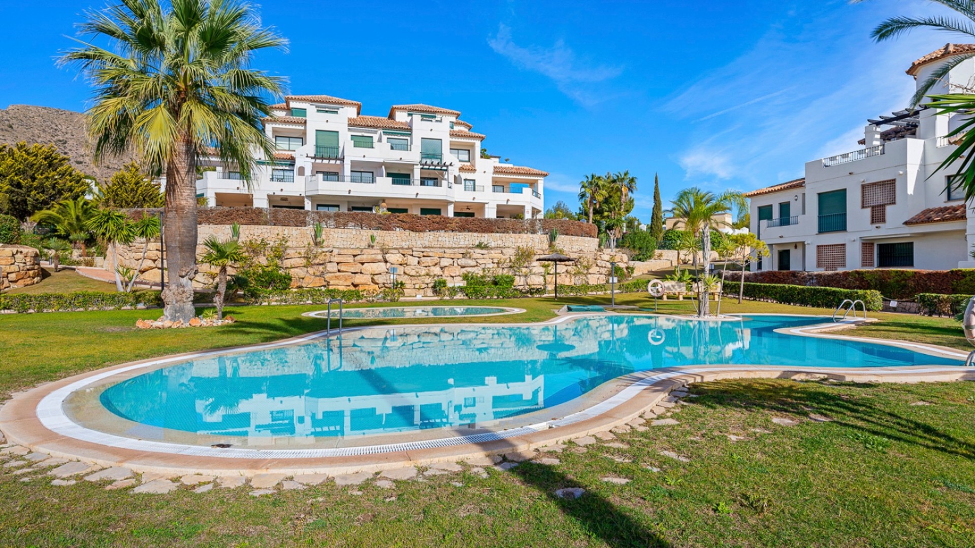 Resale - Apartment -
Finestrat