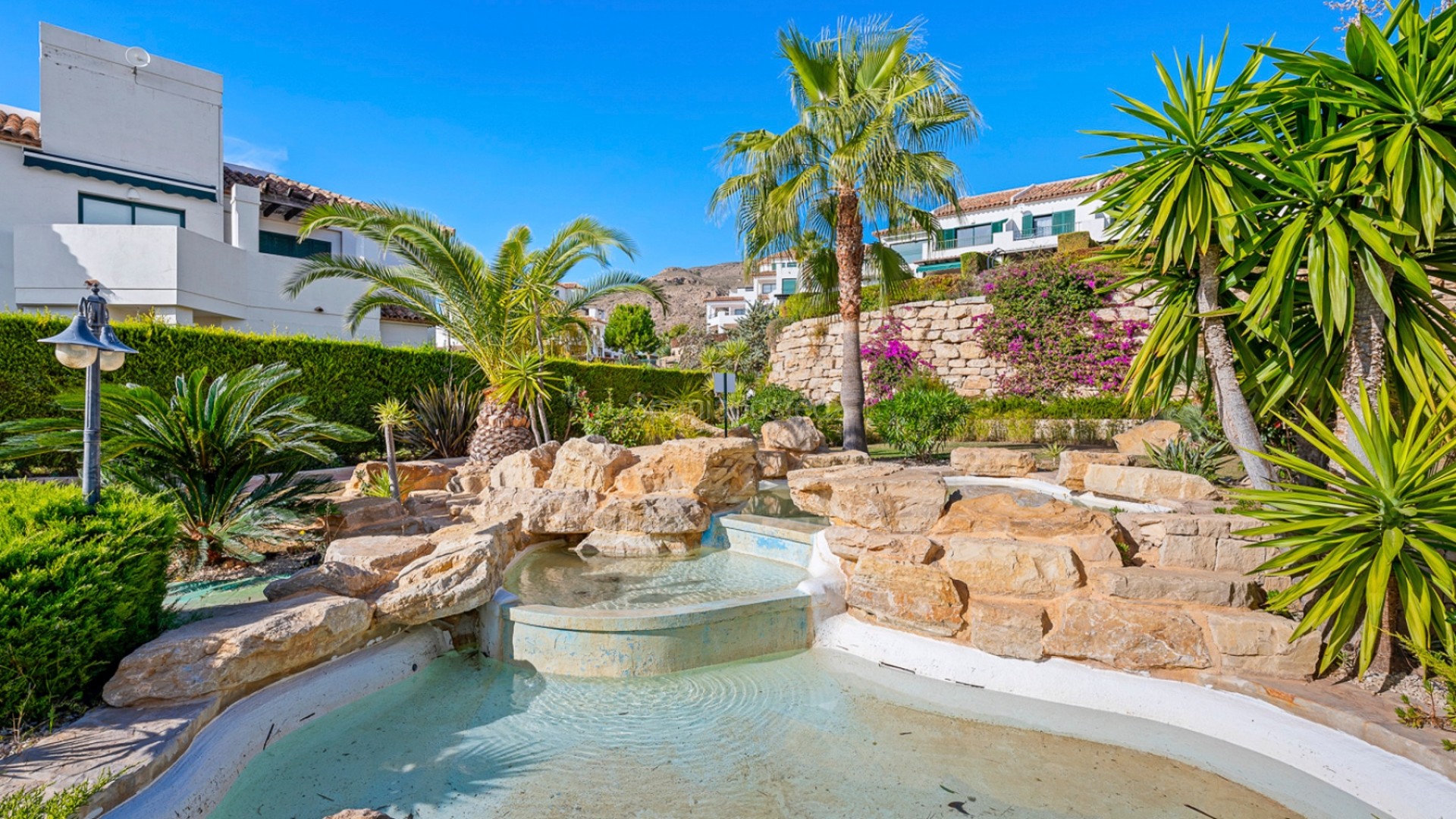 Resale - Apartment -
Finestrat