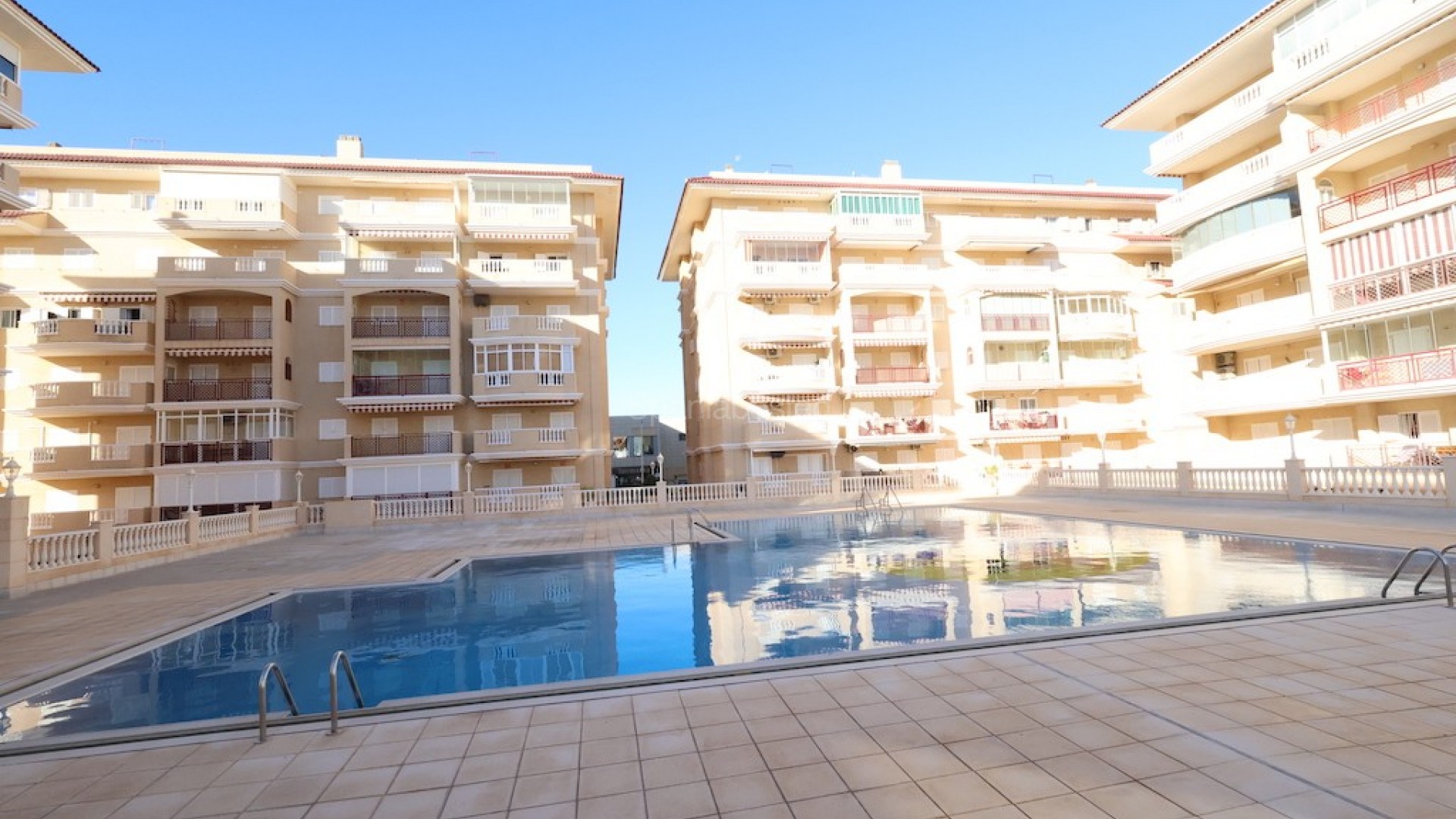 Resale - Apartment -
La Mata