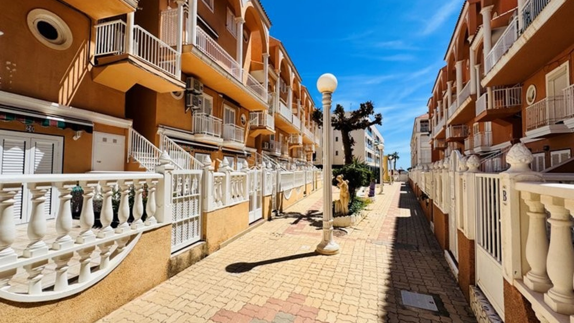 Resale - Apartment -
La Mata