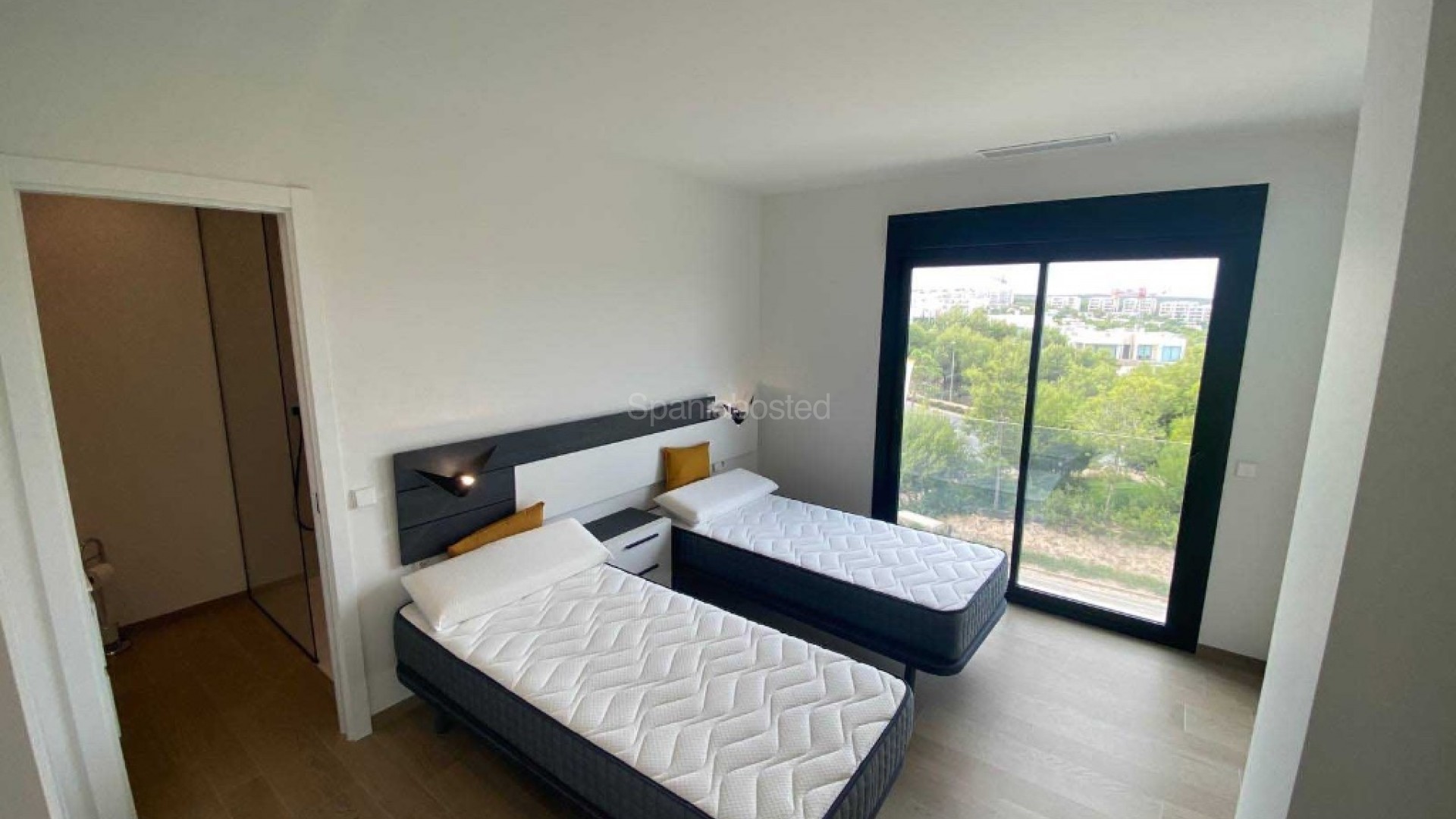 Resale - Apartment -
Las Colinas - Las Colinas Golf