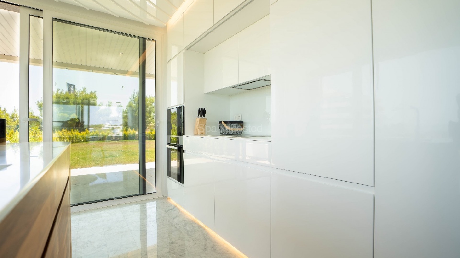 Resale - Apartment -
Las Colinas