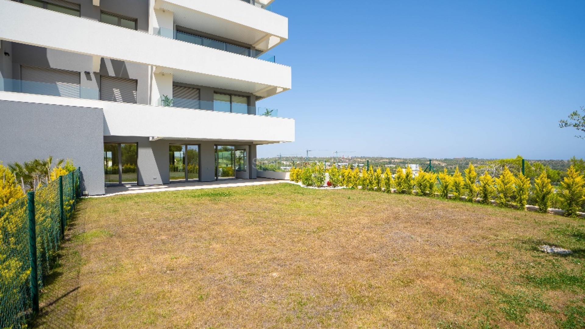 Resale - Apartment -
Las Colinas