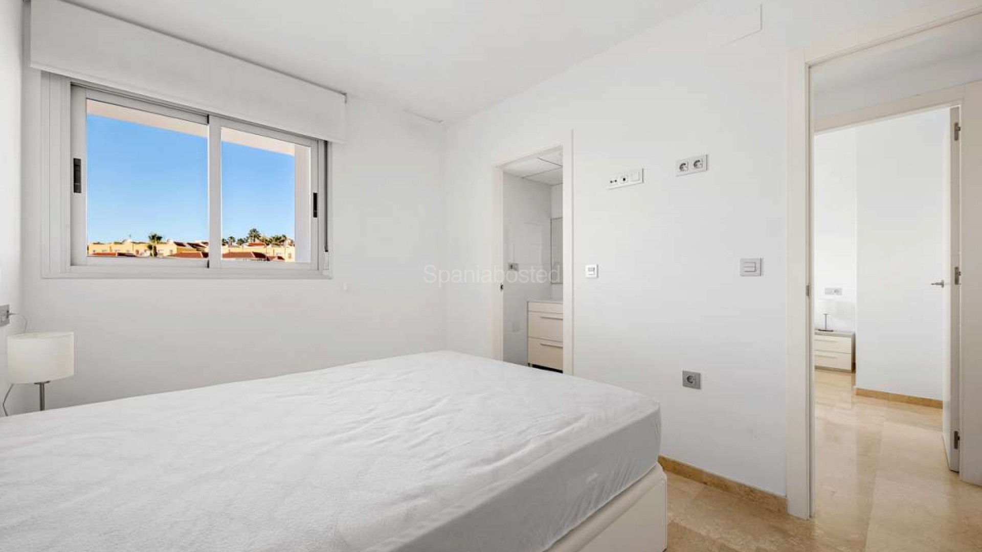 Resale - Apartment -
Las Filipinas