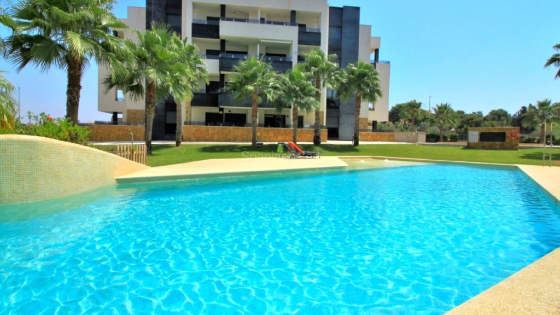 Resale - Apartment -
Los Altos