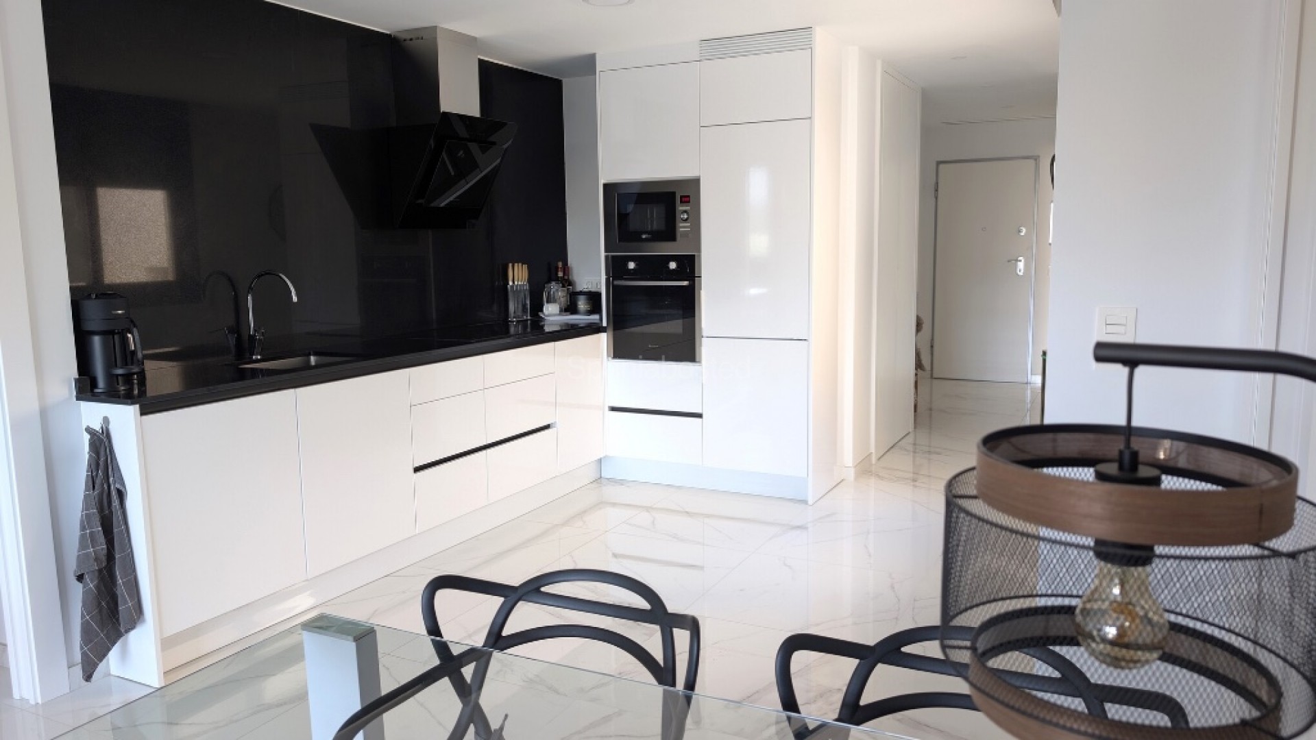 Resale - Apartment -
Los Altos