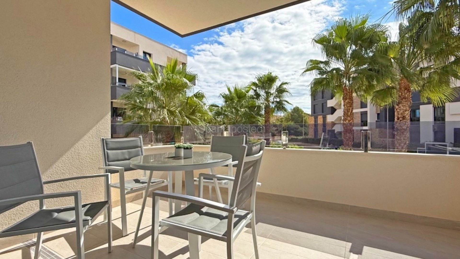 Resale - Apartment -
Los Altos