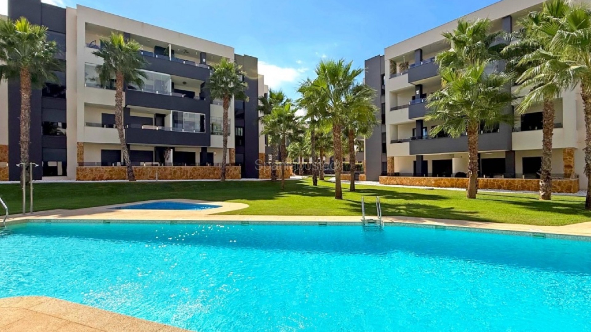 Resale - Apartment -
Los Altos