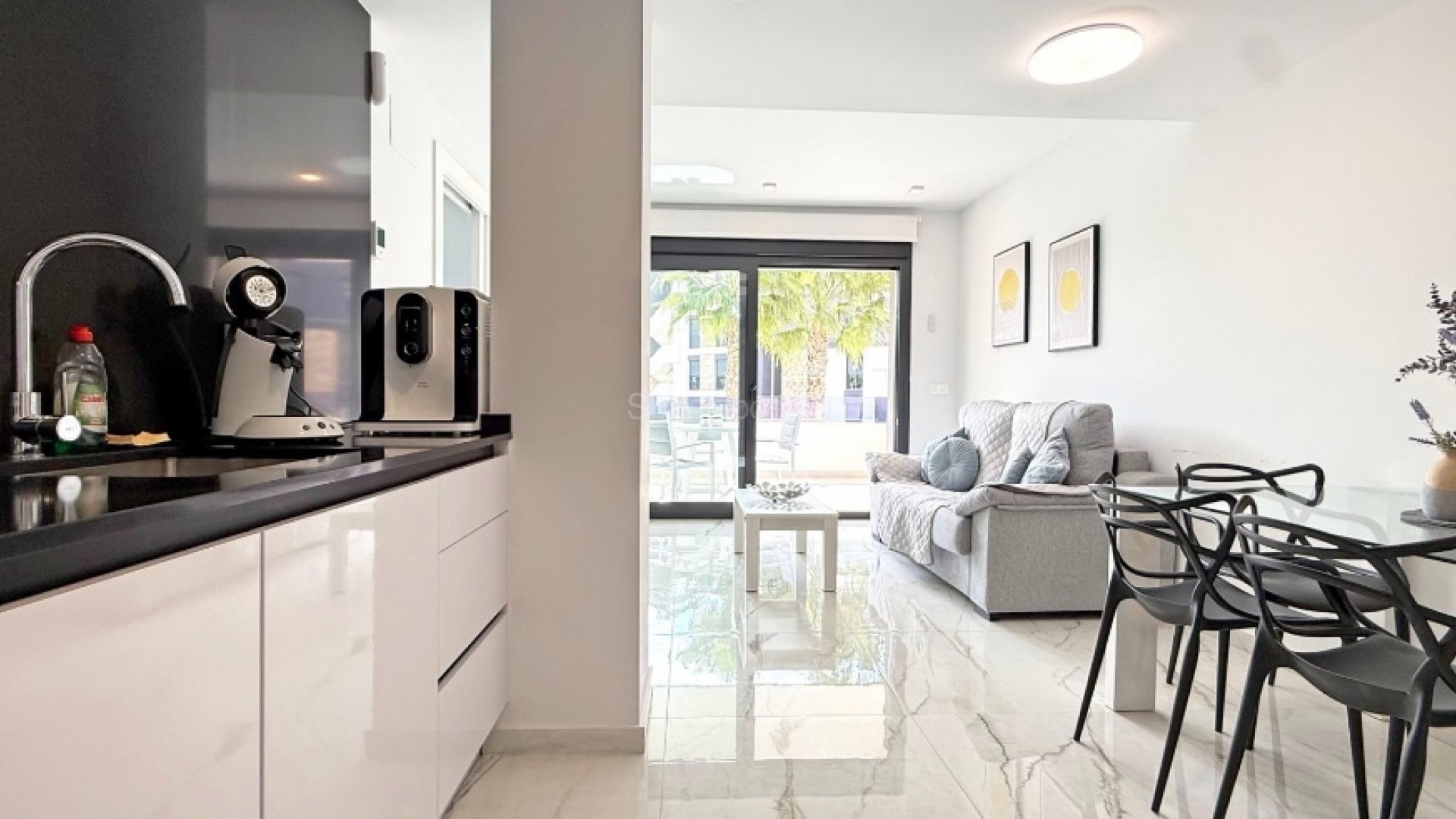 Resale - Apartment -
Los Altos