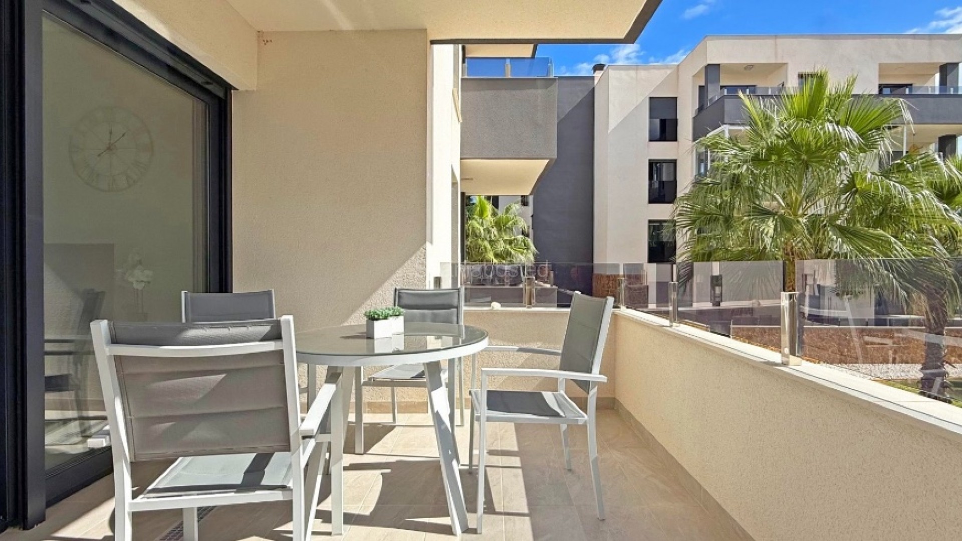 Resale - Apartment -
Los Altos