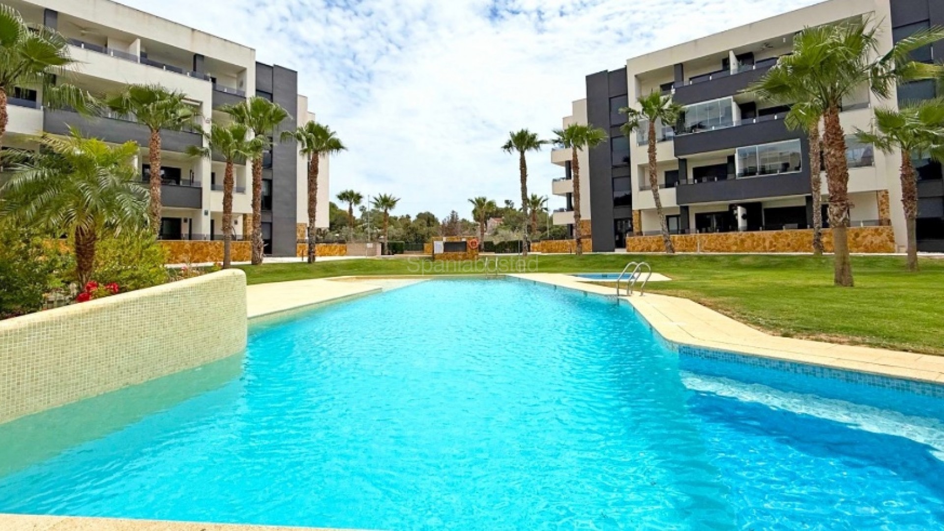 Resale - Apartment -
Los Altos