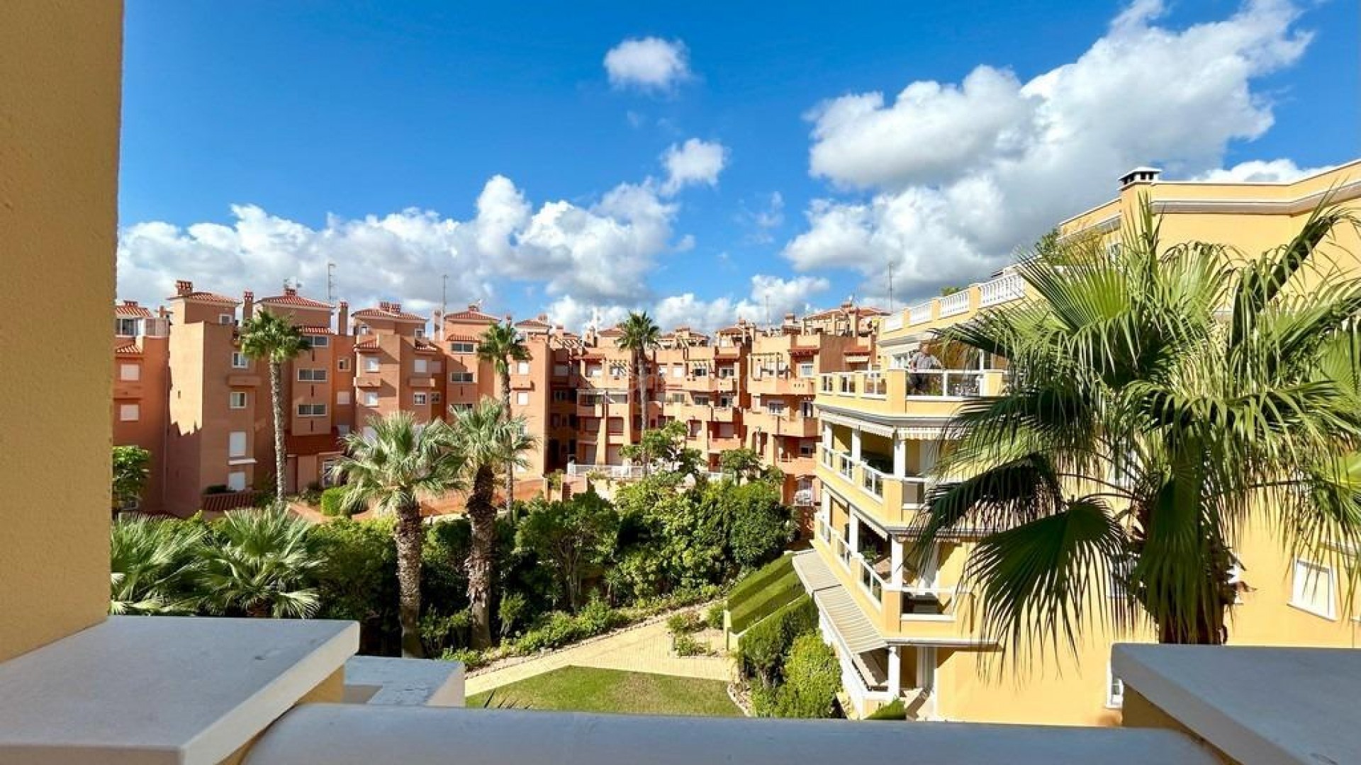 Resale - Apartment -
Orihuela Costa - Aguamarina