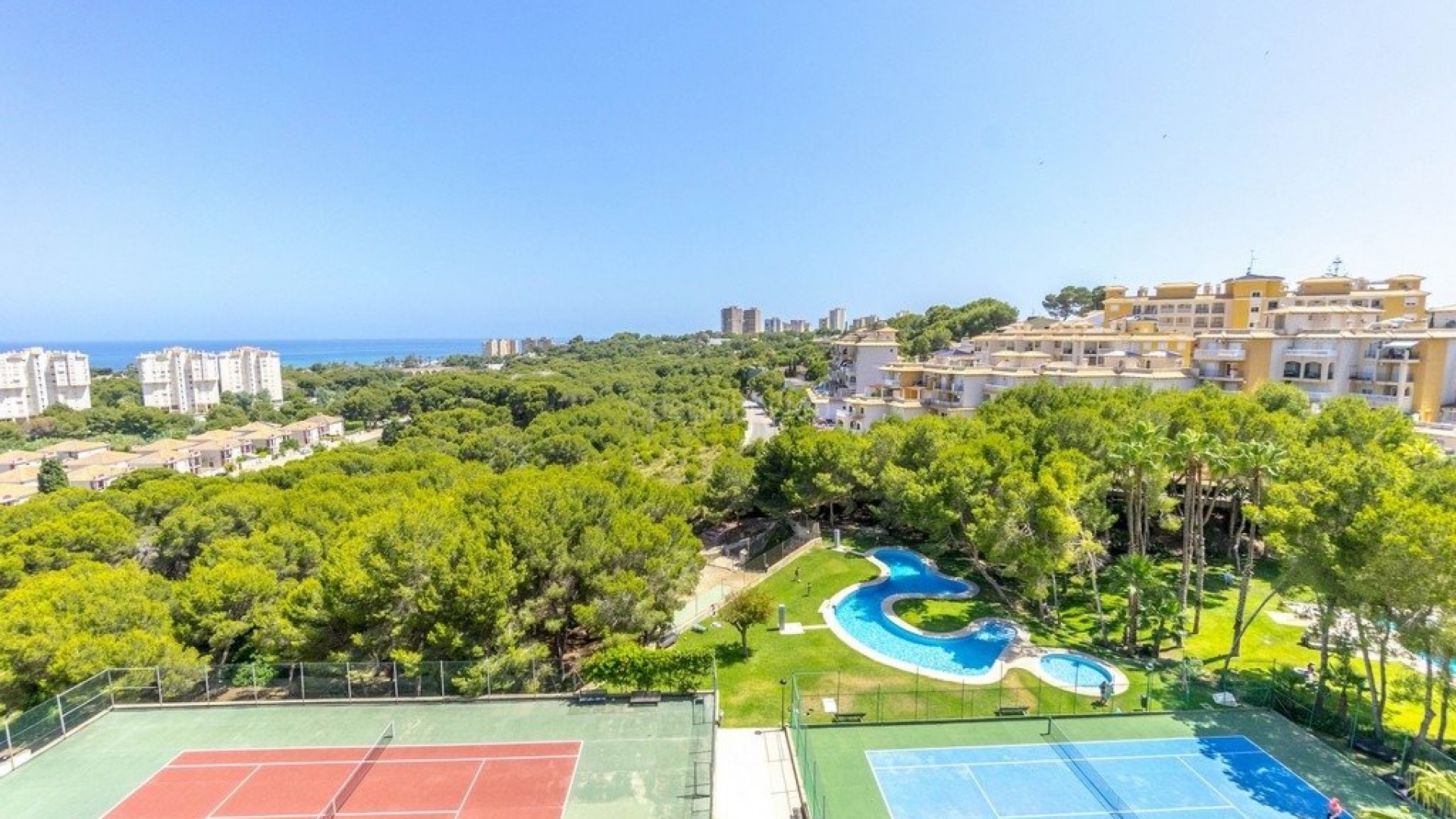 Resale - Apartment -
Orihuela Costa - Campoamor