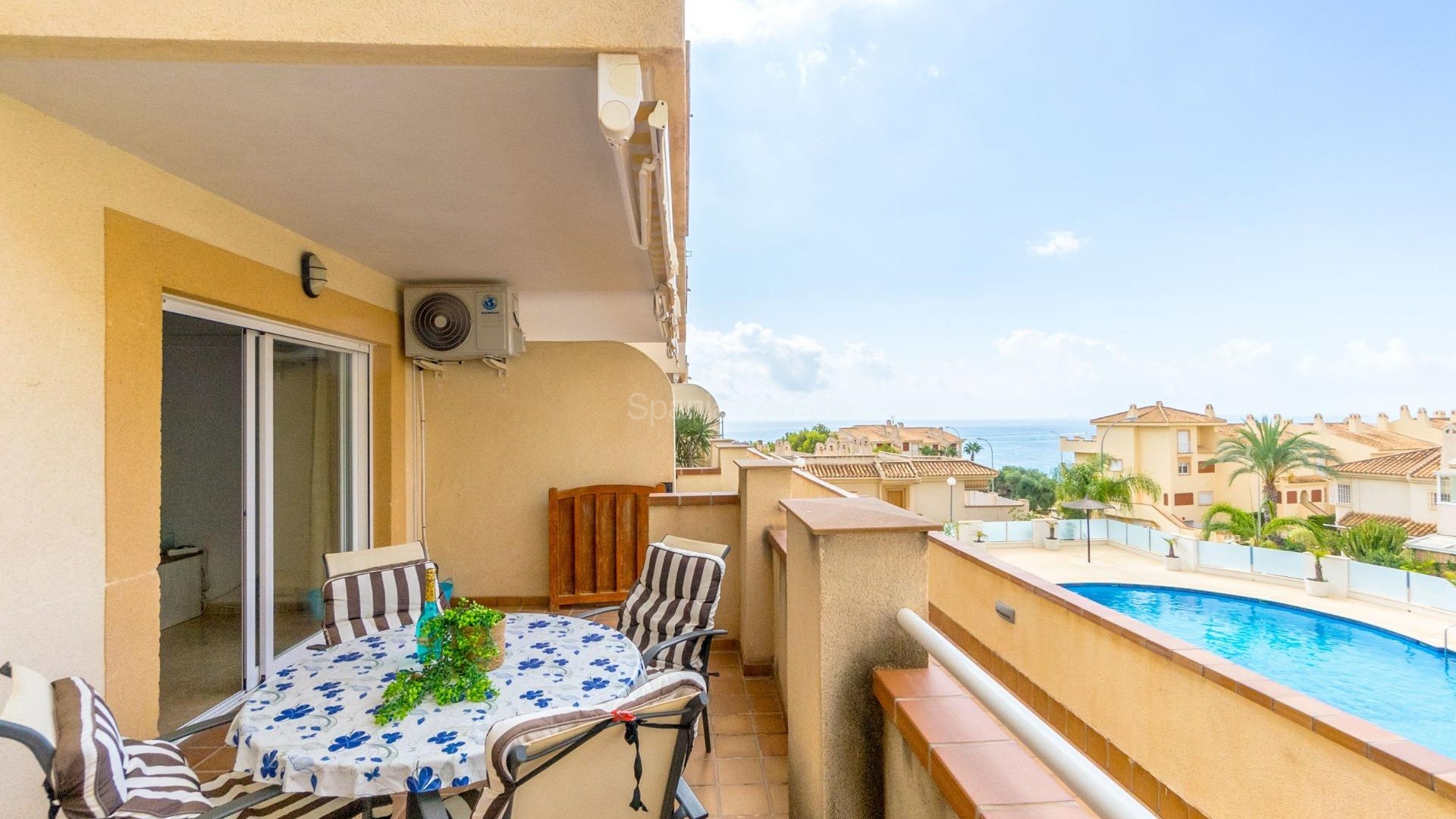 Resale - Apartment -
Orihuela Costa - Campoamor