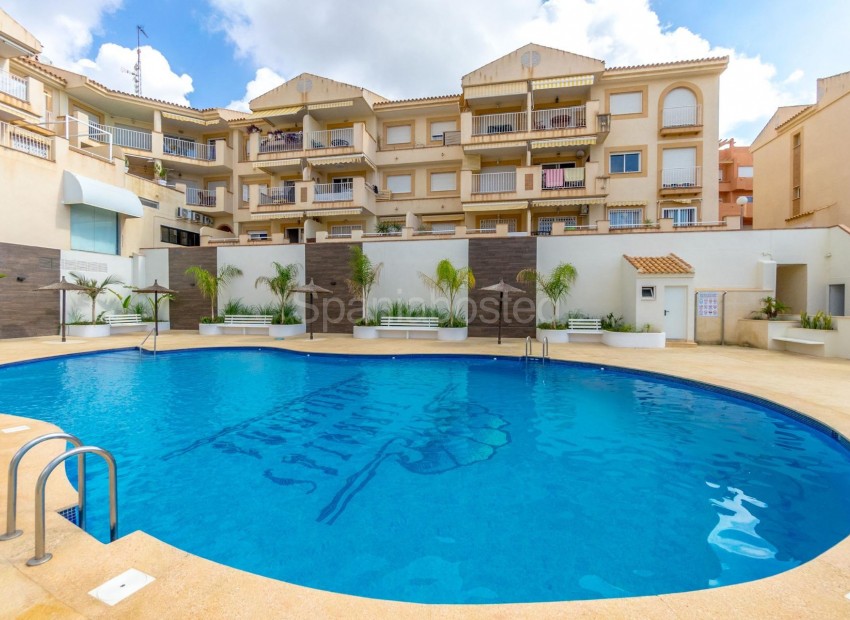 Resale - Apartment -
Orihuela Costa - Campoamor