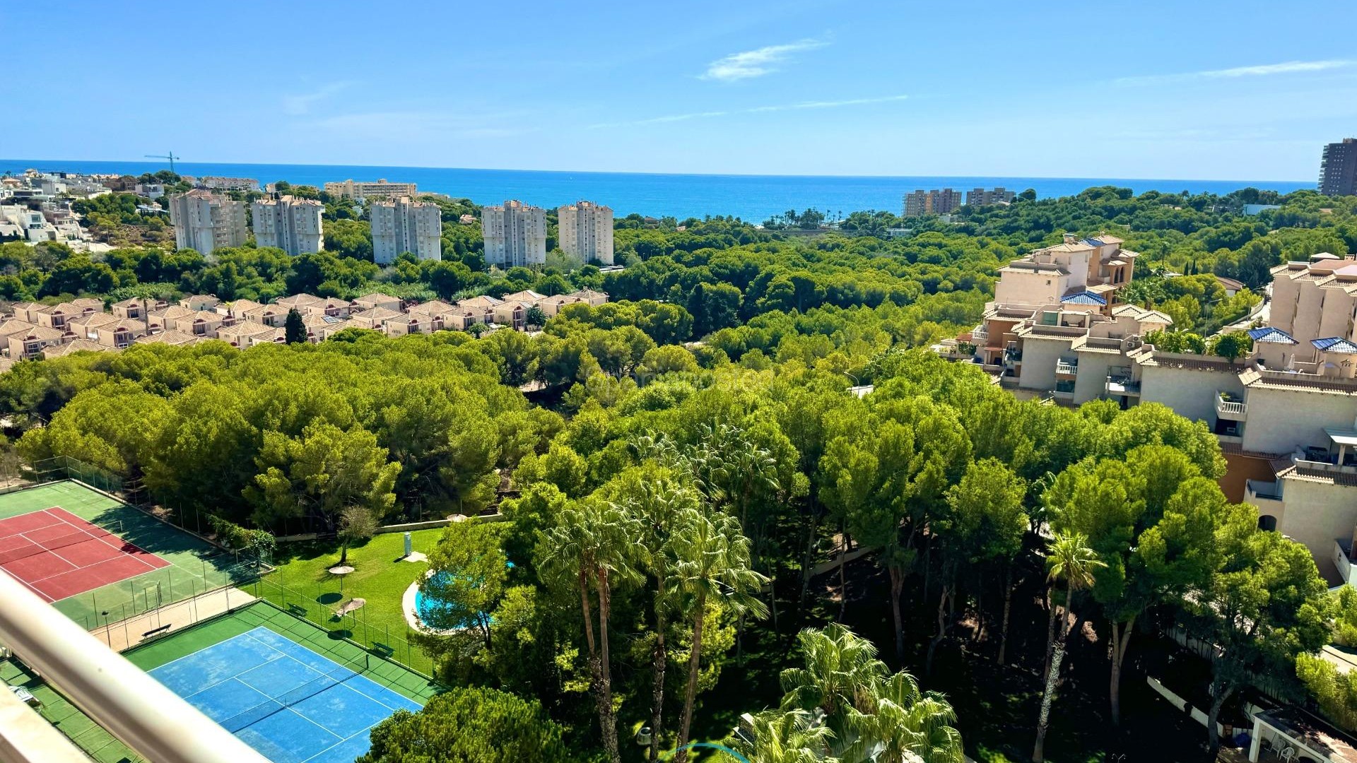 Resale - Apartment -
Orihuela Costa - Campoamor