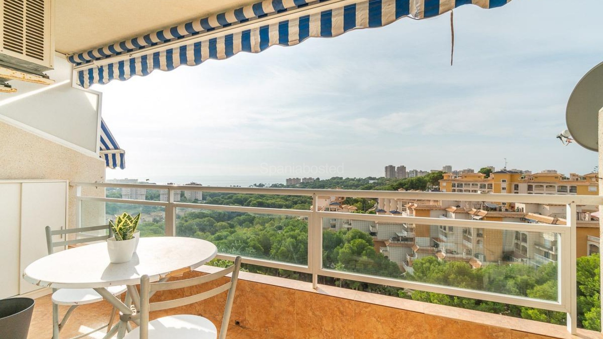 Resale - Apartment -
Orihuela Costa - Campoamor