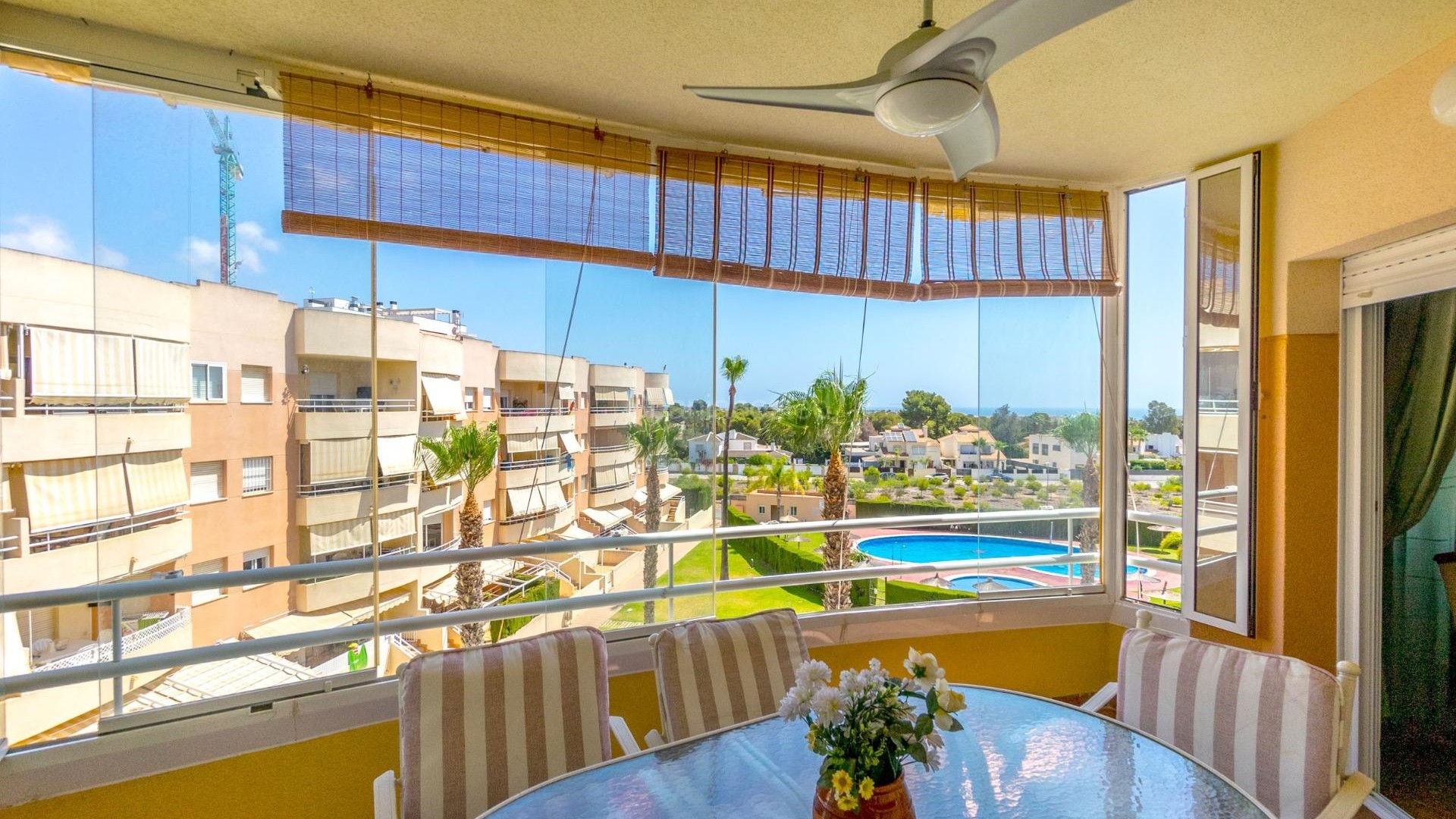 Resale - Apartment -
Orihuela Costa - Campoamor