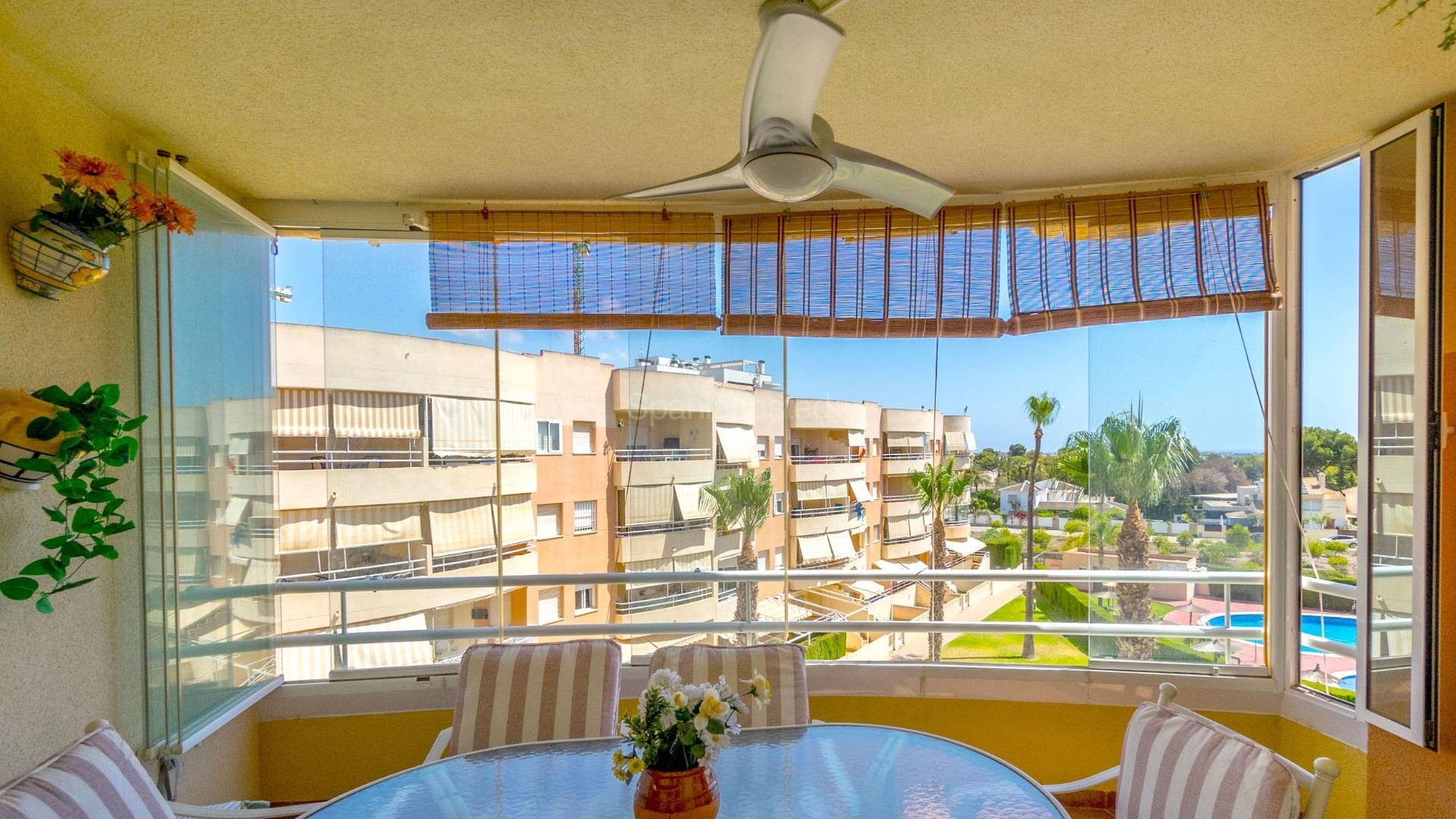 Resale - Apartment -
Orihuela Costa - Campoamor