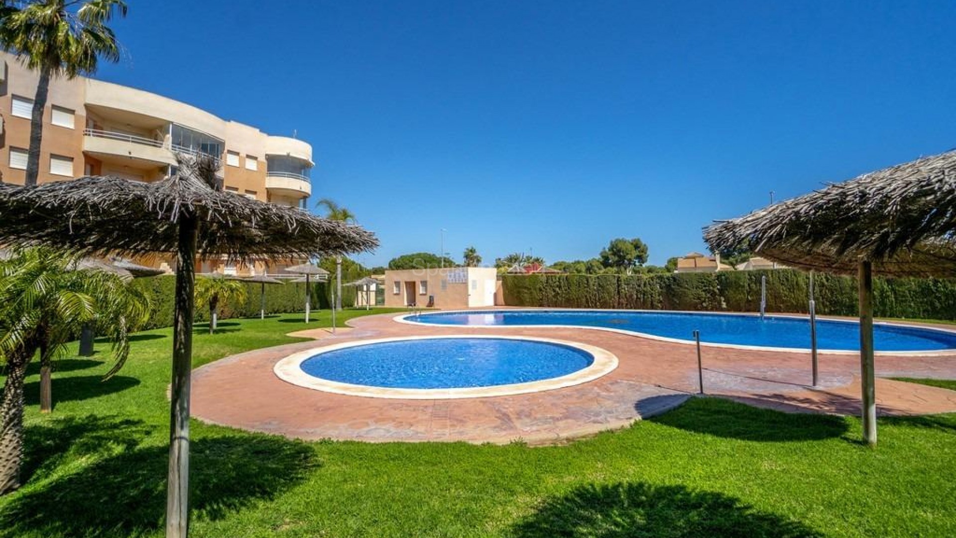 Resale - Apartment -
Orihuela Costa - Campoamor