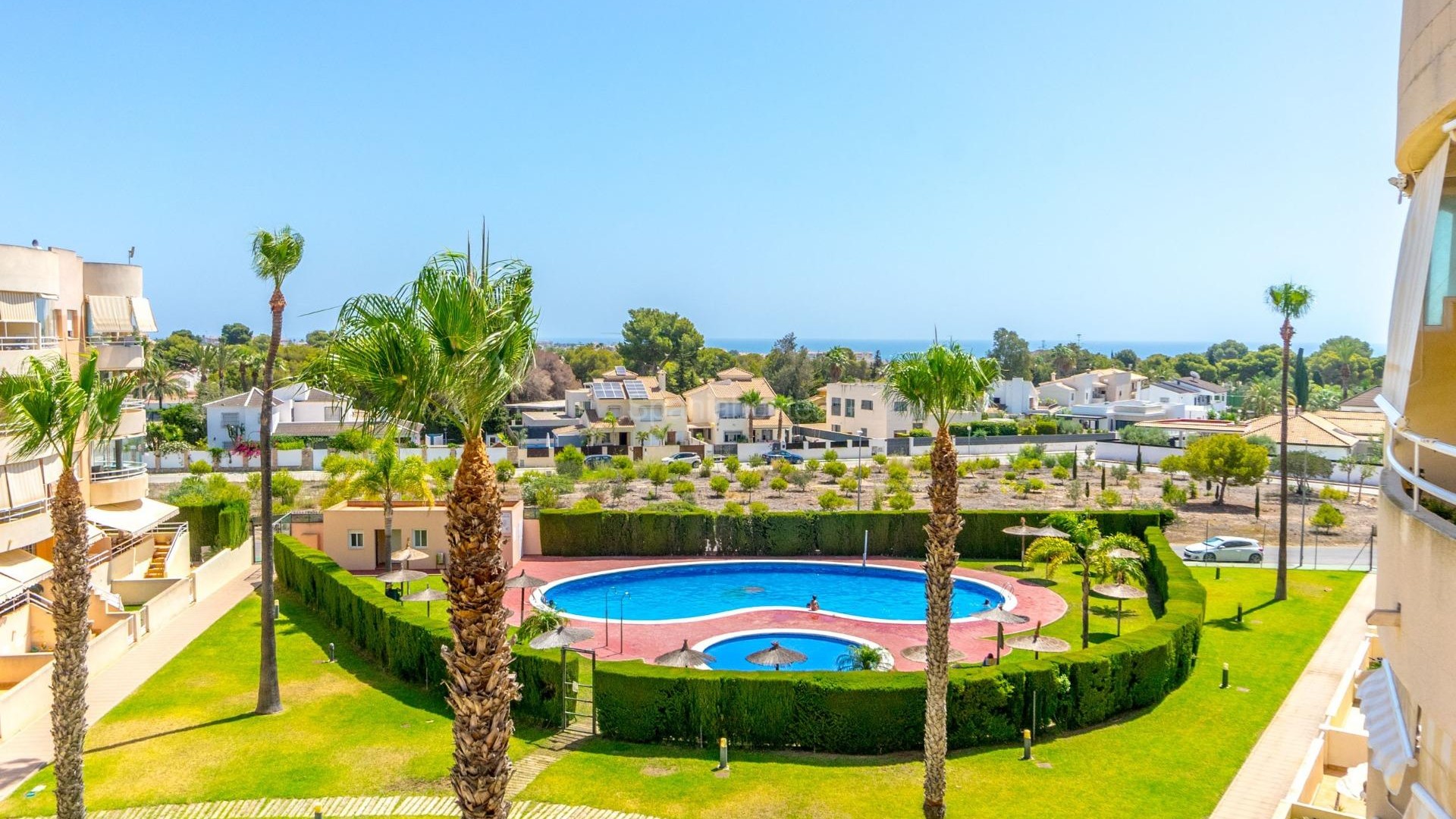 Resale - Apartment -
Orihuela Costa - Campoamor