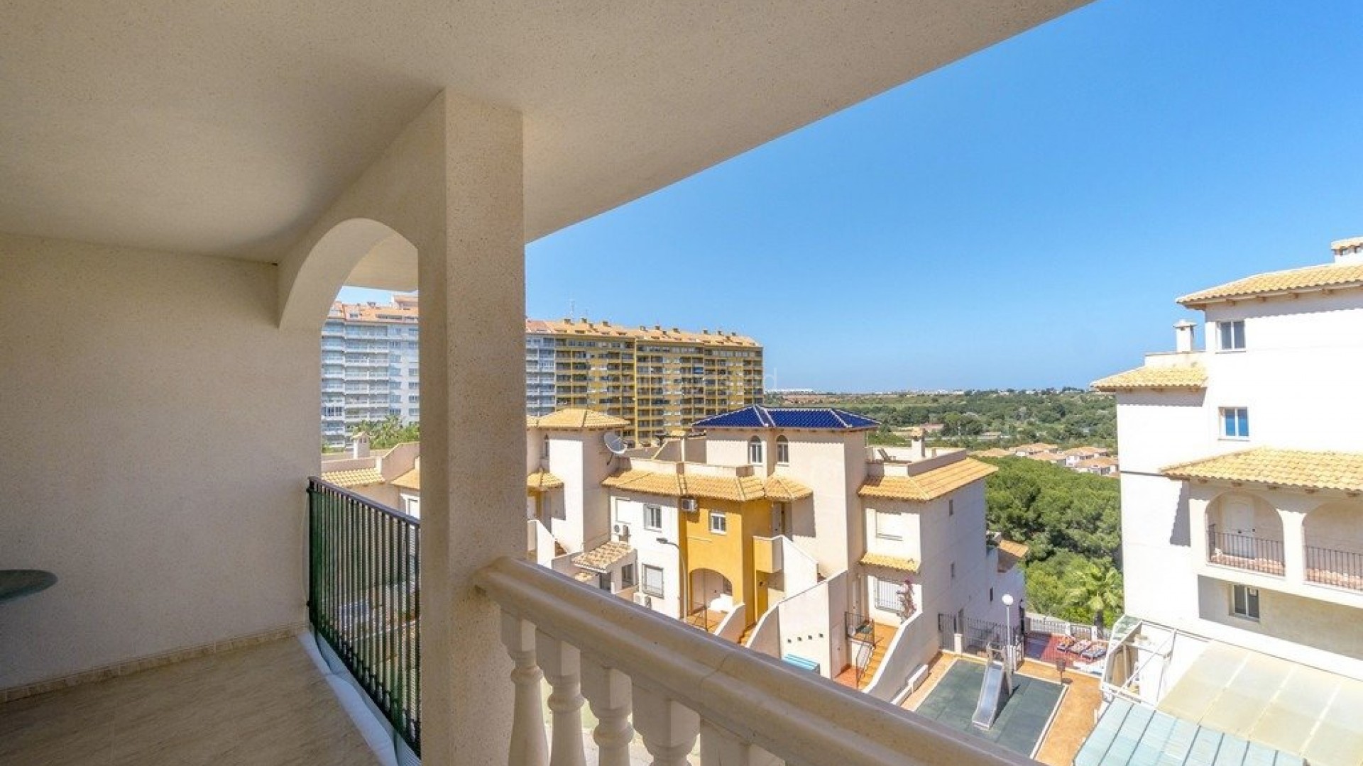 Resale - Apartment -
Orihuela Costa - Campoamor