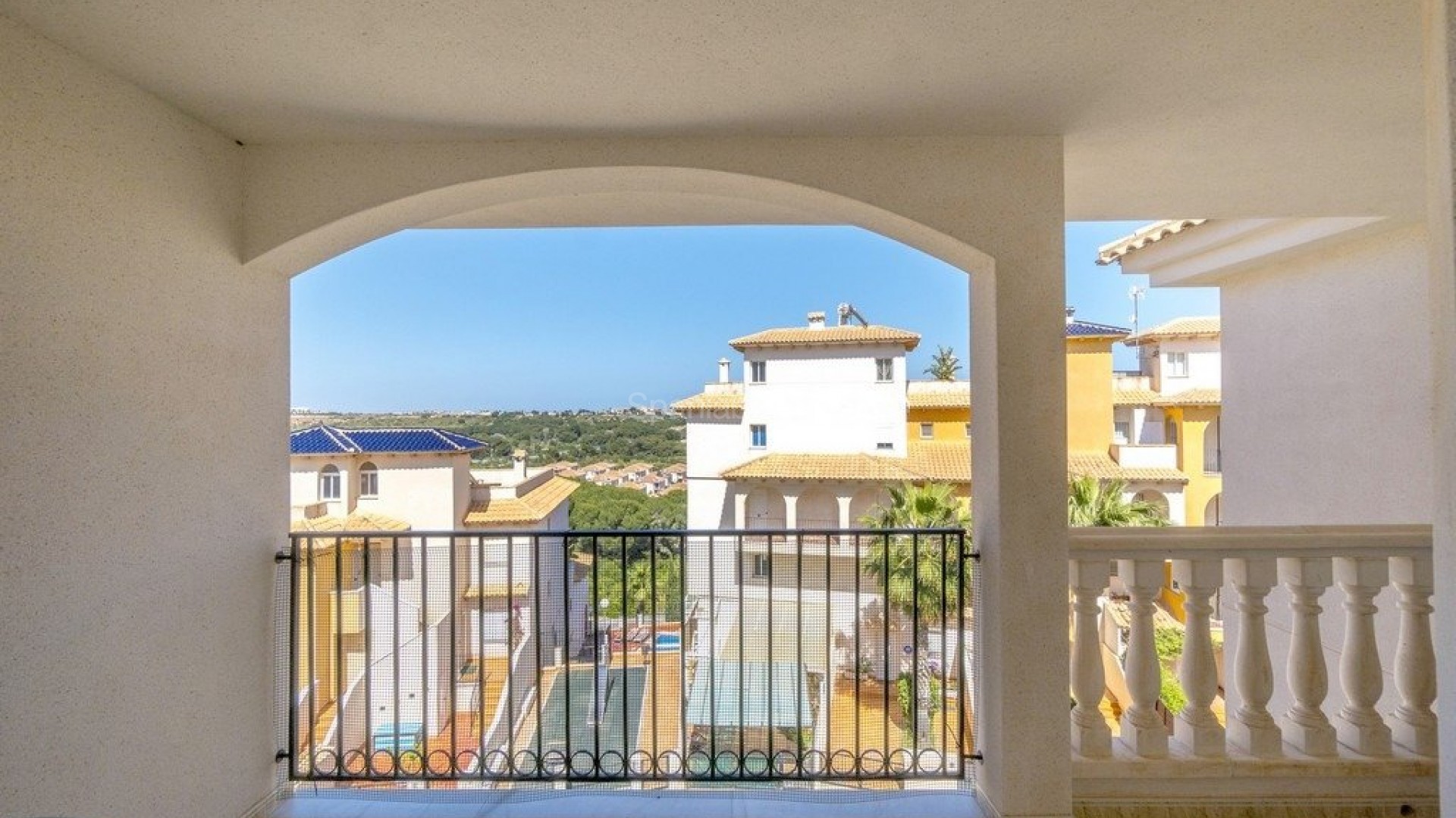 Resale - Apartment -
Orihuela Costa - Campoamor