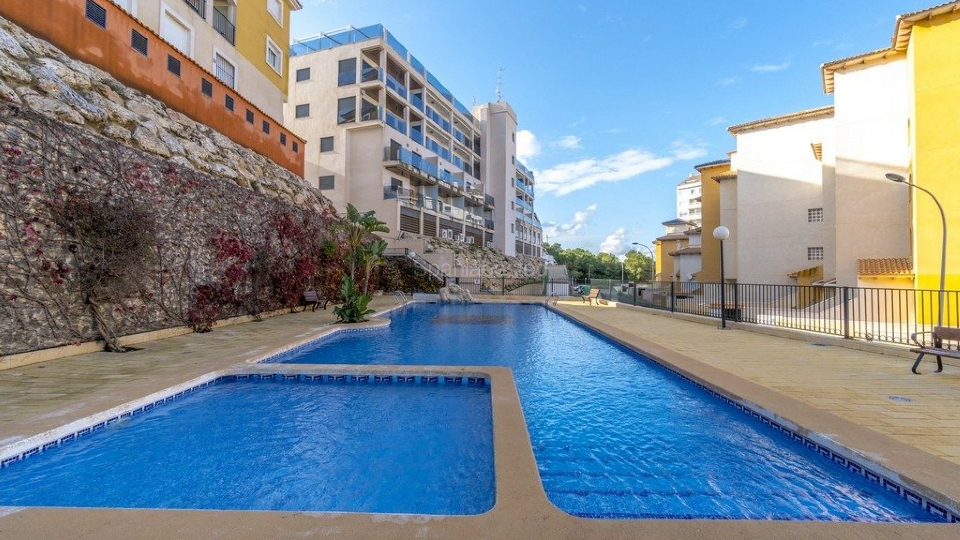 Resale - Apartment -
Orihuela Costa - Campoamor