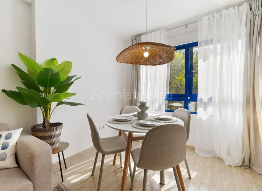 Resale - Apartment -
Orihuela Costa - Campoamor