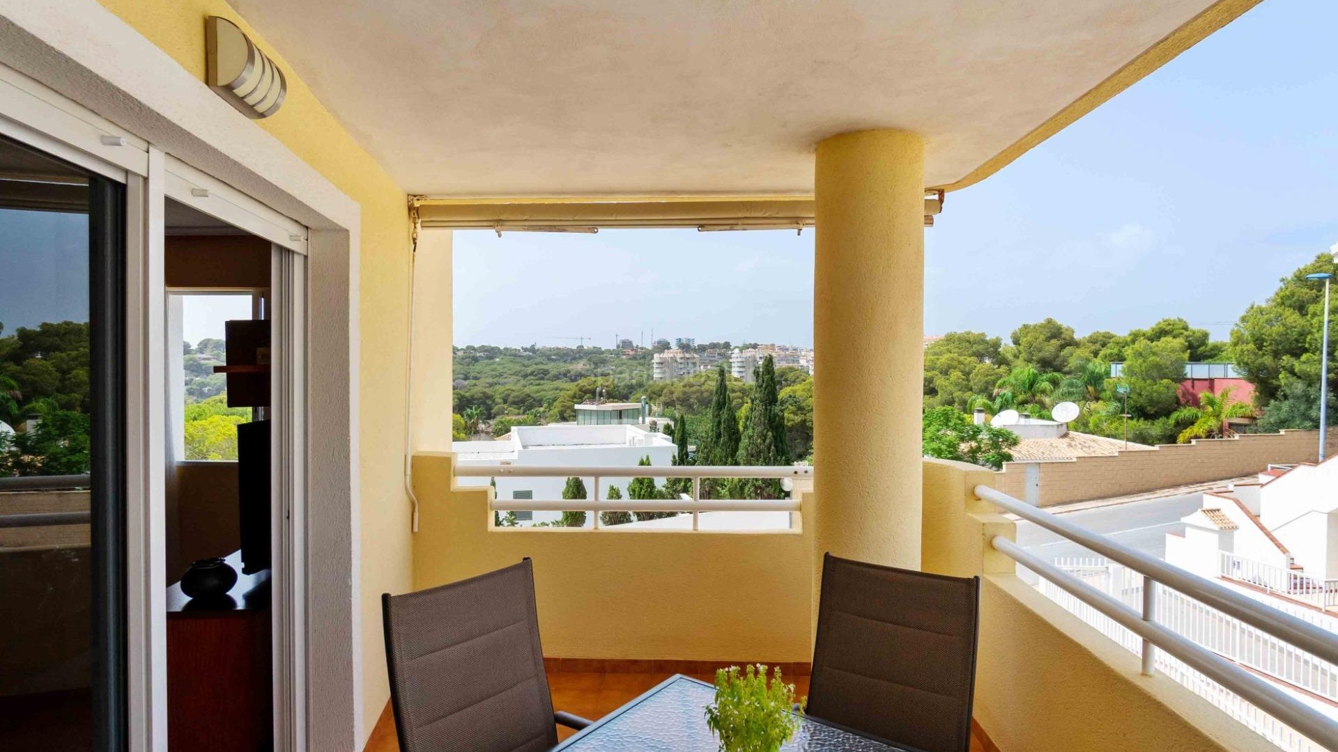 Resale - Apartment -
Orihuela Costa - Campoamor