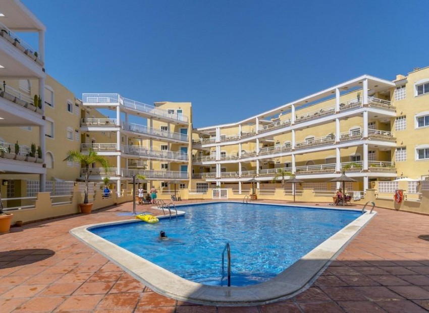 Resale - Apartment -
Orihuela Costa - Campoamor