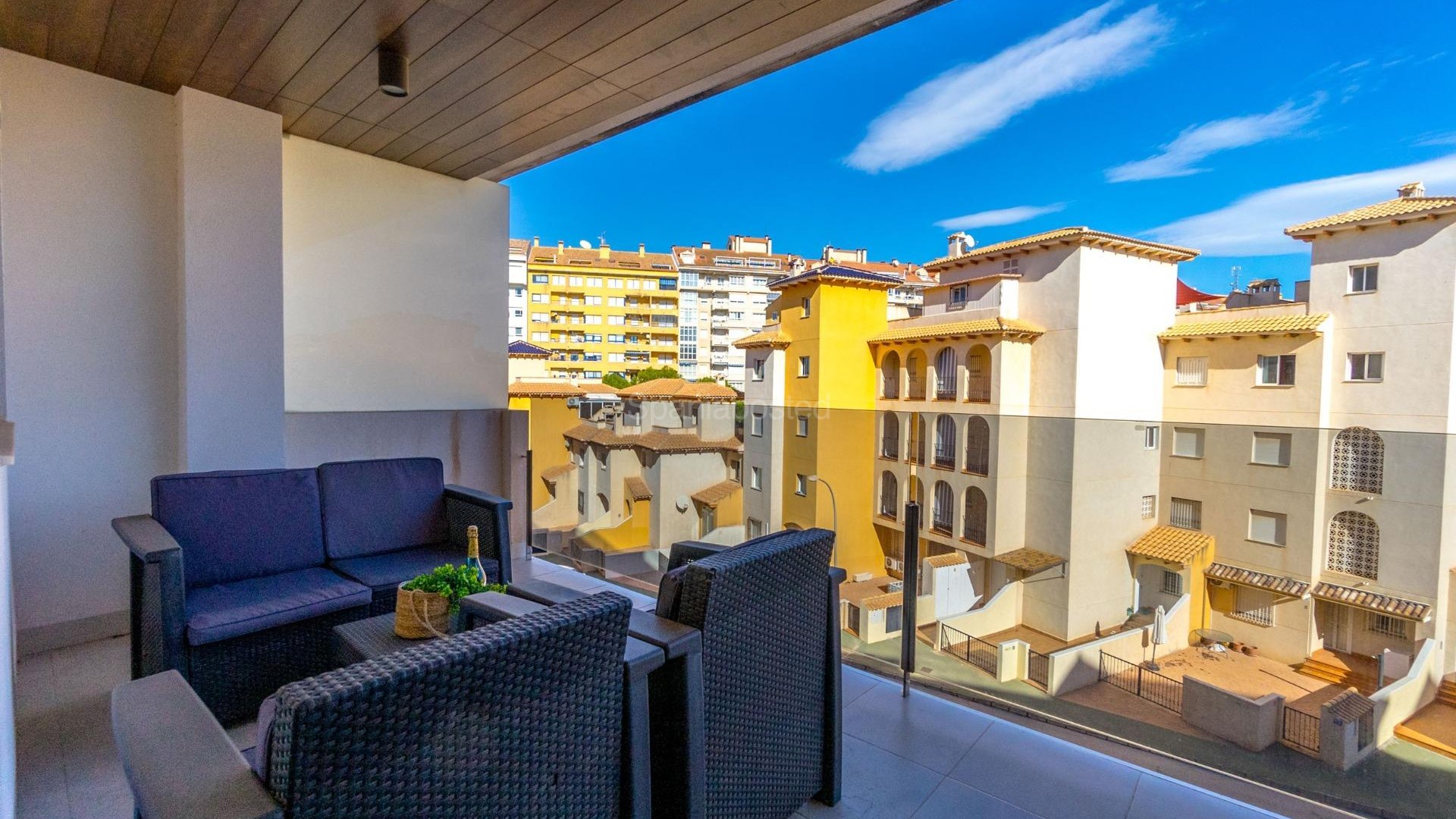 Resale - Apartment -
Orihuela Costa - Campoamor