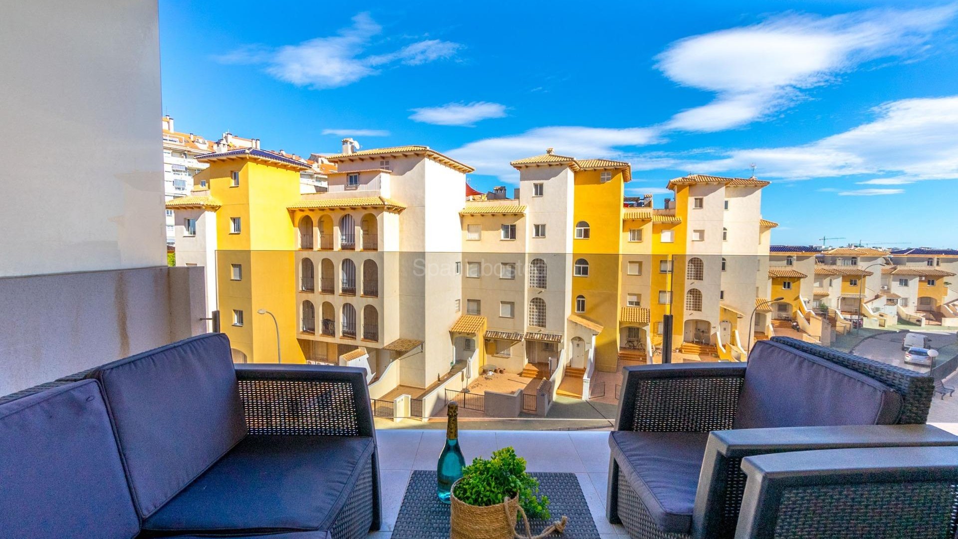 Resale - Apartment -
Orihuela Costa - Campoamor