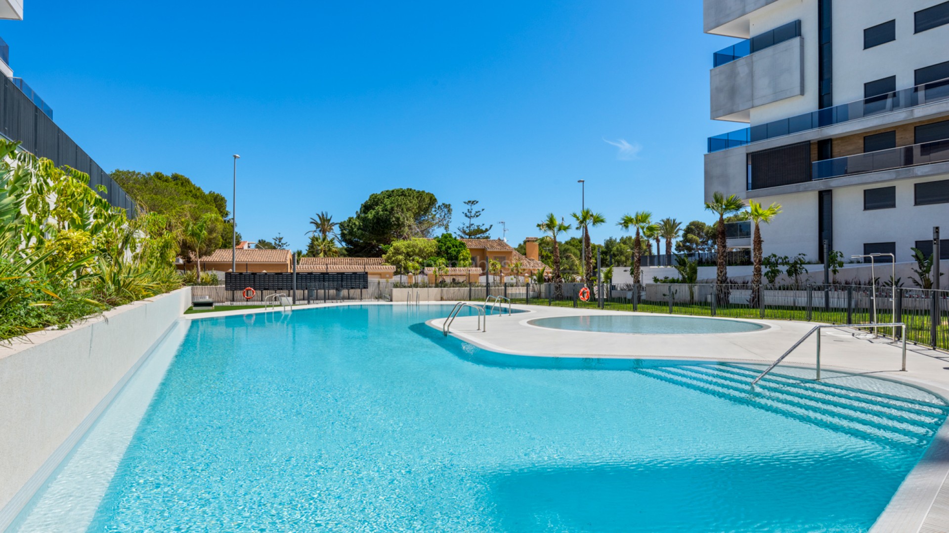 Resale - Apartment -
Orihuela Costa - Campoamor