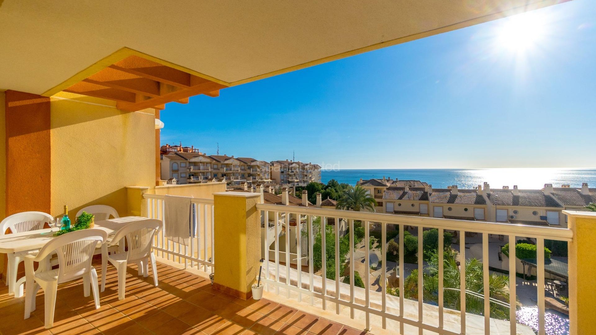 Resale - Apartment -
Orihuela Costa - Campoamor