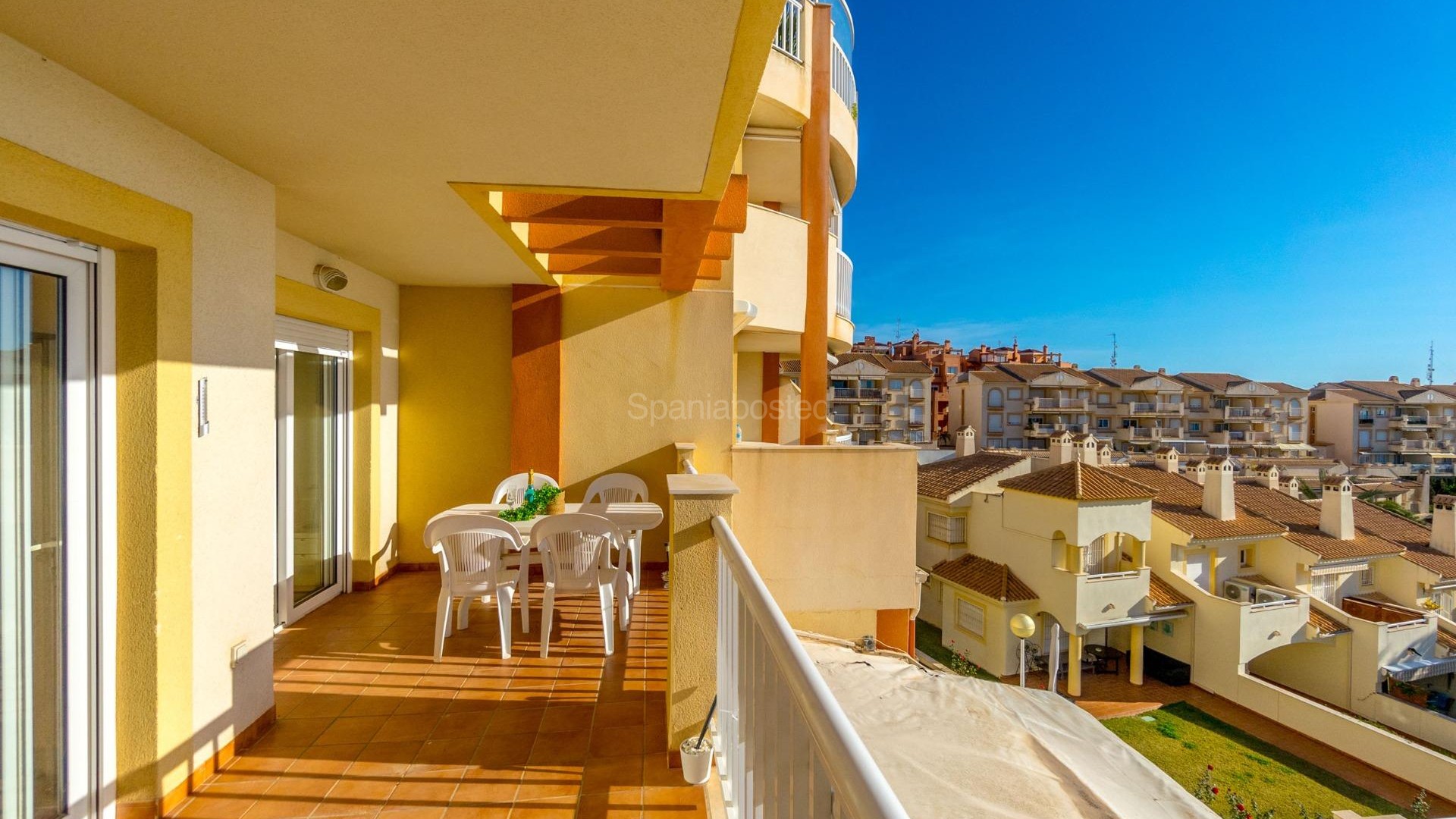 Resale - Apartment -
Orihuela Costa - Campoamor