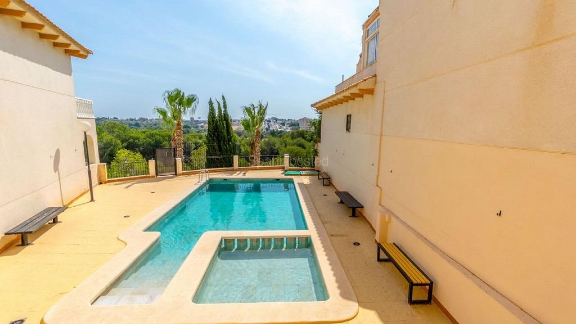 Resale - Apartment -
Orihuela Costa - Campoamor