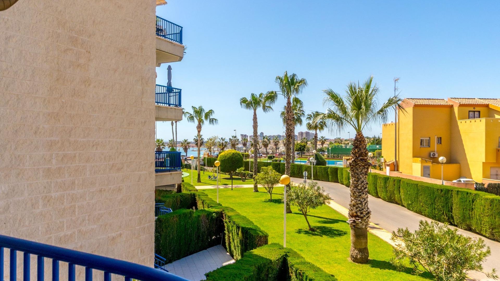 Resale - Apartment -
Orihuela Costa - Campoamor